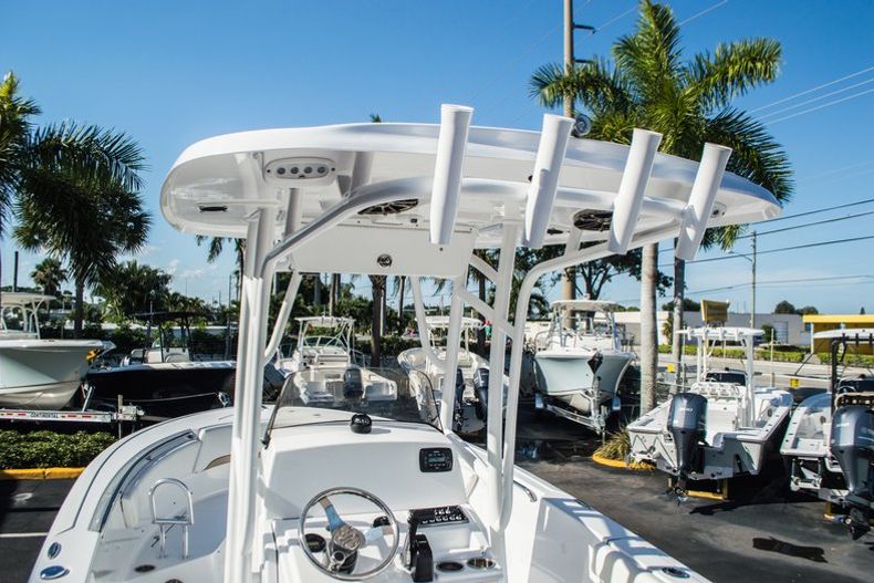 Thumbnail 9 for New 2015 Sportsman Heritage 231 Center Console boat for sale in Miami, FL