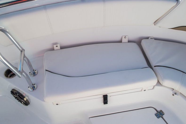Thumbnail 16 for New 2015 Sportsman Heritage 231 Center Console boat for sale in Miami, FL
