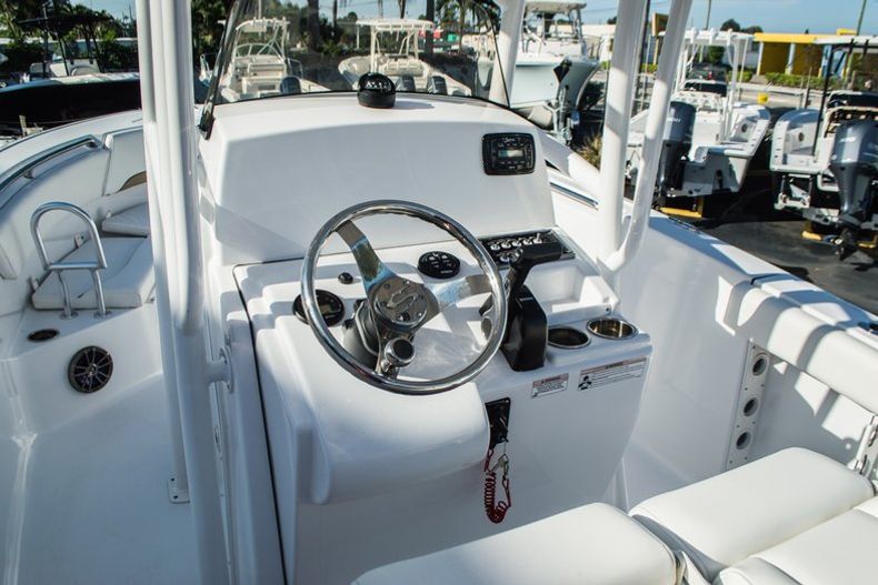 Thumbnail 29 for New 2015 Sportsman Heritage 231 Center Console boat for sale in Miami, FL
