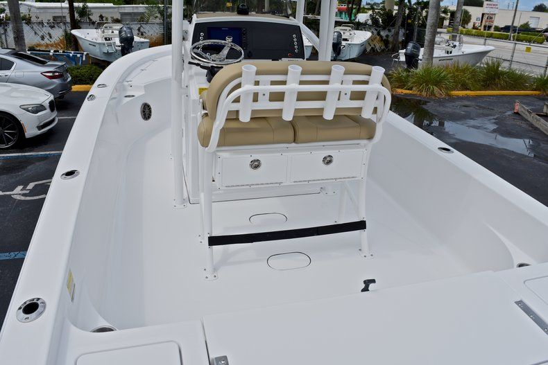 Thumbnail 12 for New 2018 Sportsman Masters 247 Bay Boat boat for sale in Vero Beach, FL