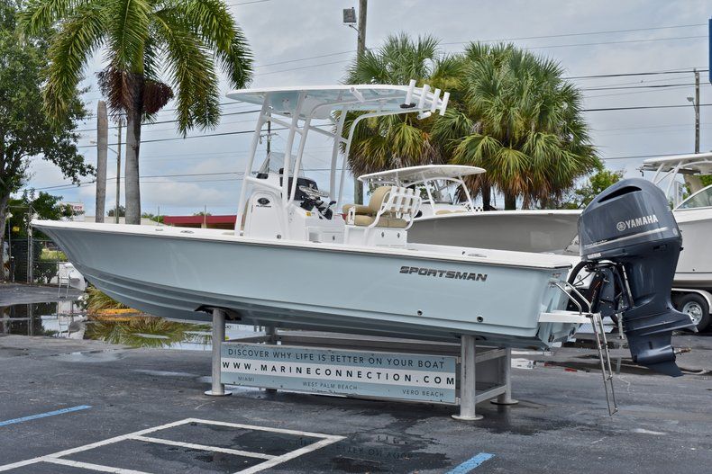 Thumbnail 5 for New 2018 Sportsman Masters 247 Bay Boat boat for sale in Vero Beach, FL