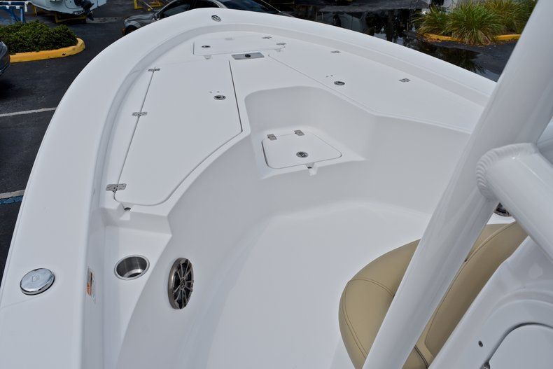 Thumbnail 48 for New 2018 Sportsman Masters 247 Bay Boat boat for sale in Vero Beach, FL