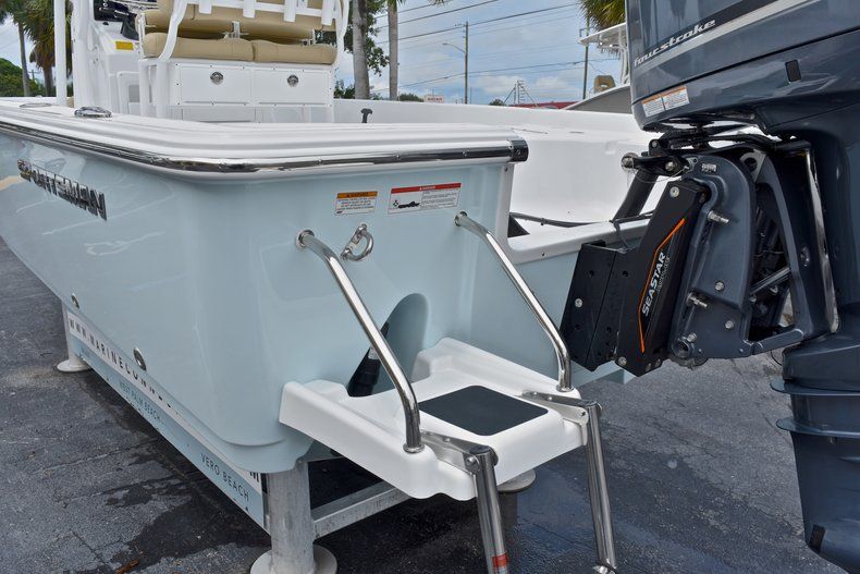 Thumbnail 11 for New 2018 Sportsman Masters 247 Bay Boat boat for sale in Vero Beach, FL