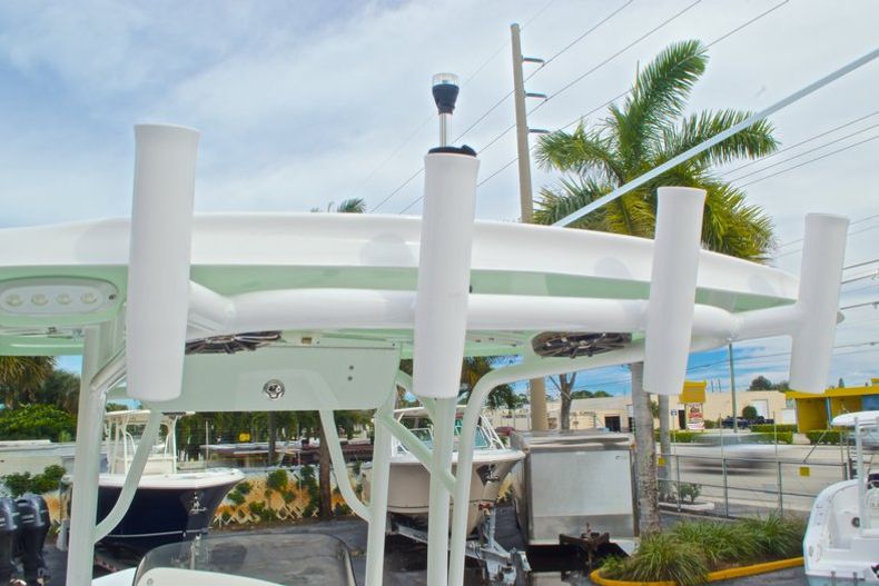 Thumbnail 43 for New 2015 Sportsman Masters 247 Bay Boat boat for sale in West Palm Beach, FL