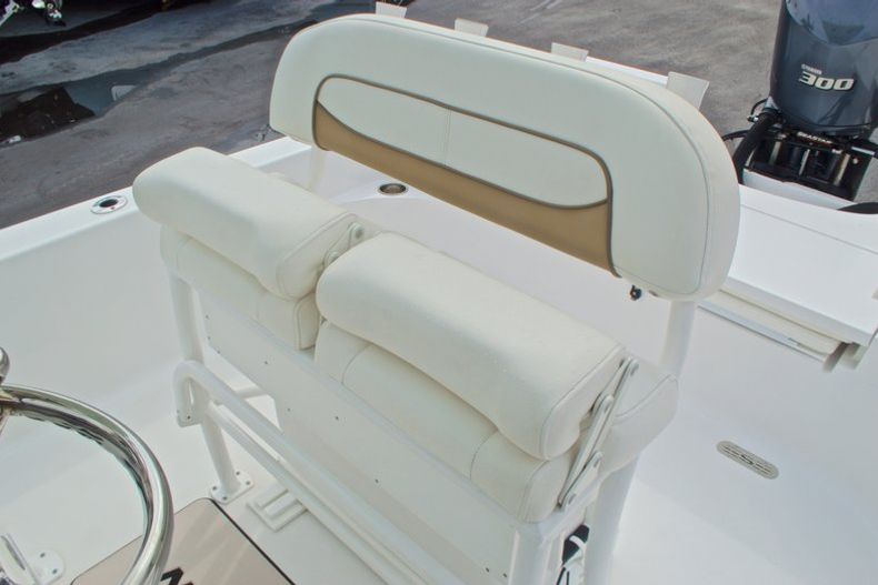 Thumbnail 27 for New 2015 Sportsman Masters 247 Bay Boat boat for sale in West Palm Beach, FL
