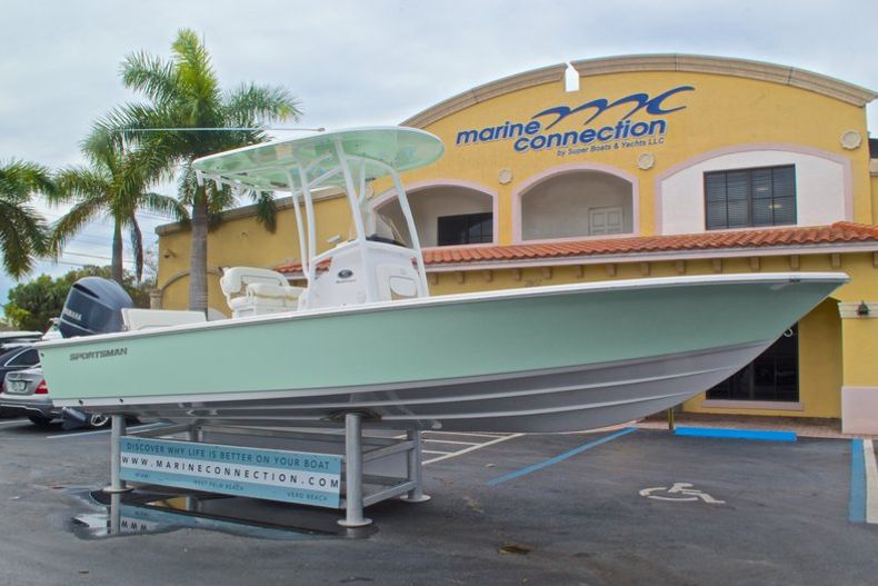 Thumbnail 1 for New 2015 Sportsman Masters 247 Bay Boat boat for sale in West Palm Beach, FL