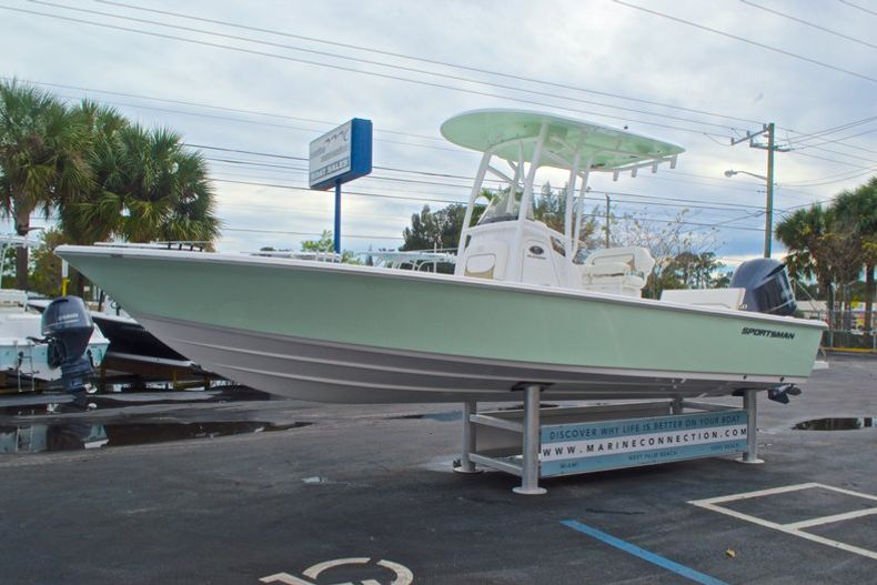 Thumbnail 4 for New 2015 Sportsman Masters 247 Bay Boat boat for sale in West Palm Beach, FL