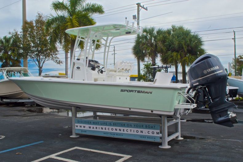 Thumbnail 6 for New 2015 Sportsman Masters 247 Bay Boat boat for sale in West Palm Beach, FL