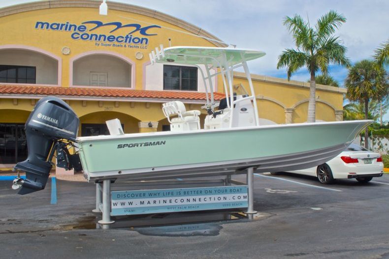 Thumbnail 8 for New 2015 Sportsman Masters 247 Bay Boat boat for sale in West Palm Beach, FL