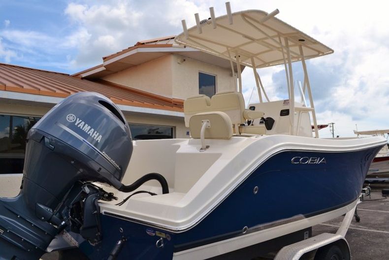 Thumbnail 7 for New 2015 Cobia 217 Center Console boat for sale in Miami, FL