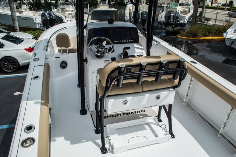 Thumbnail 8 for New 2016 Sportsman Open 232 Center Console boat for sale in Miami, FL