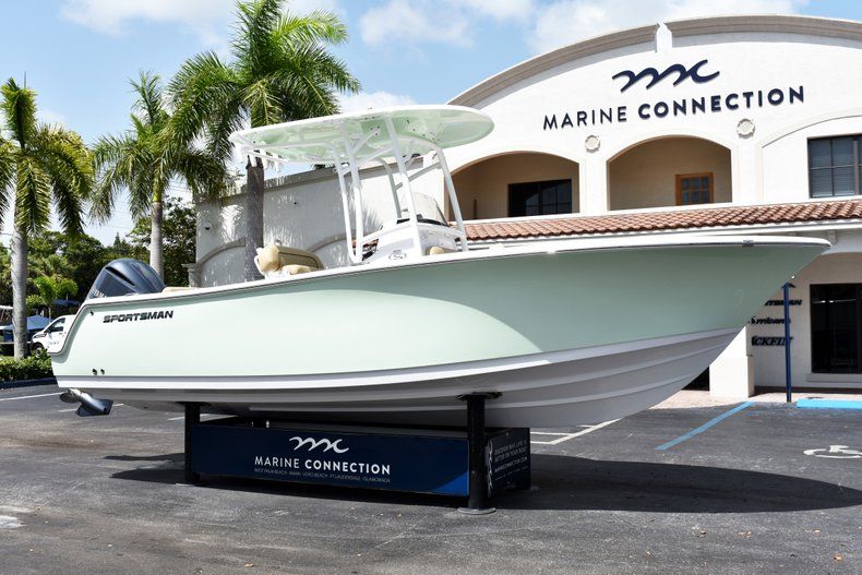 Thumbnail 1 for New 2019 Sportsman Open 232 Center Console boat for sale in West Palm Beach, FL