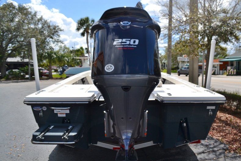 Thumbnail 4 for New 2018 Pathfinder 2200 Tournament Edition boat for sale in Vero Beach, FL
