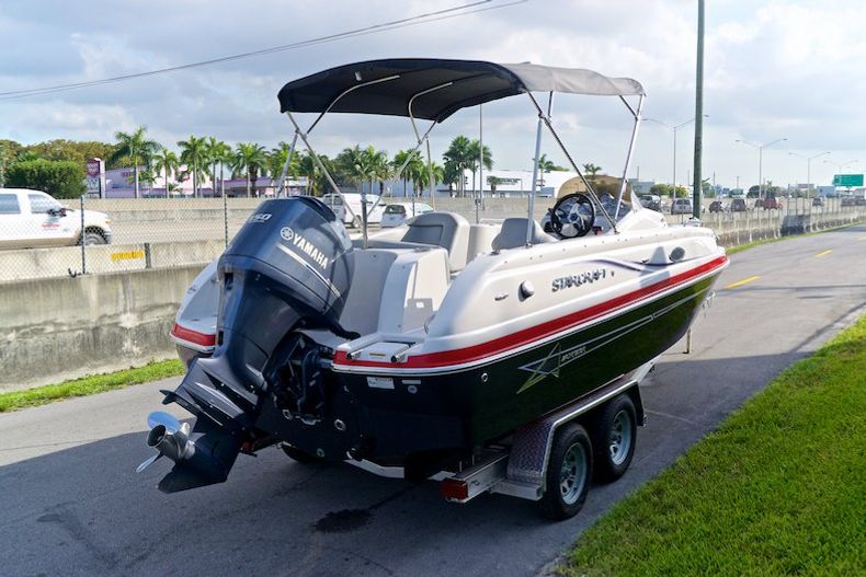 Thumbnail 3 for Used 2014 Starcraft 2009 Deck Boat boat for sale in Miami, FL