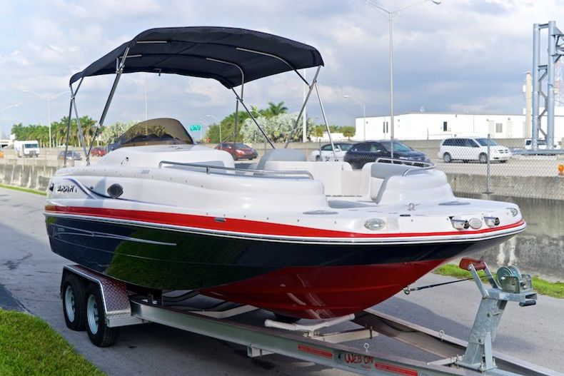 Thumbnail 4 for Used 2014 Starcraft 2009 Deck Boat boat for sale in Miami, FL