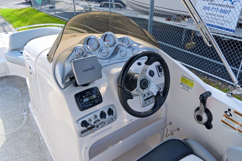 Thumbnail 25 for Used 2014 Starcraft 2009 Deck Boat boat for sale in Miami, FL