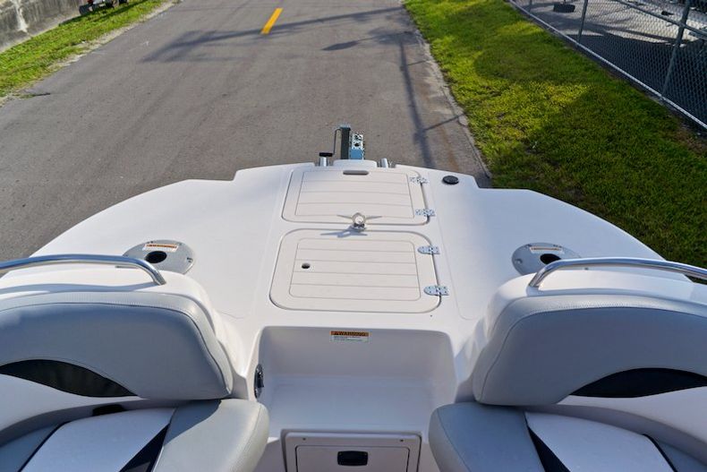 Thumbnail 39 for Used 2014 Starcraft 2009 Deck Boat boat for sale in Miami, FL