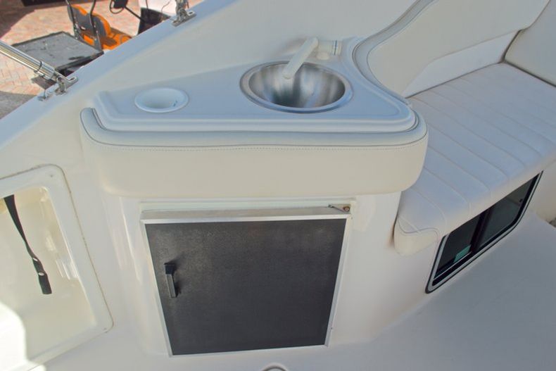 Thumbnail 19 for Used 2002 Monterey 262 Cruiser boat for sale in West Palm Beach, FL