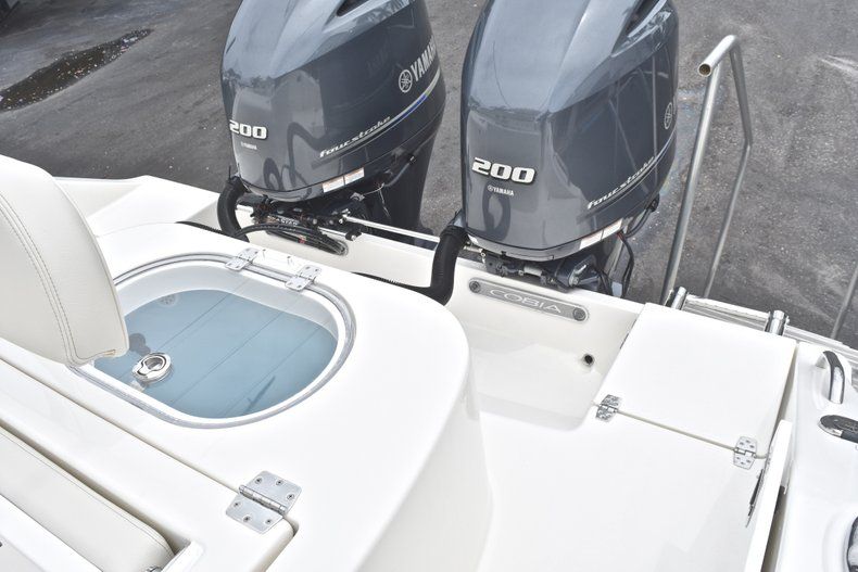 Thumbnail 13 for New 2018 Cobia 277 Center Console boat for sale in Fort Lauderdale, FL