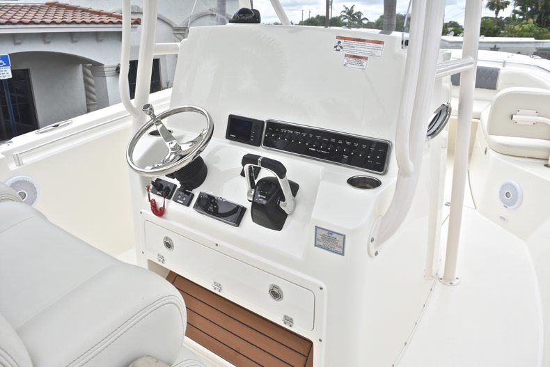 Thumbnail 40 for New 2018 Cobia 277 Center Console boat for sale in Fort Lauderdale, FL