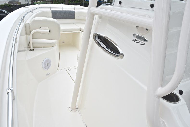 Thumbnail 49 for New 2018 Cobia 277 Center Console boat for sale in Fort Lauderdale, FL