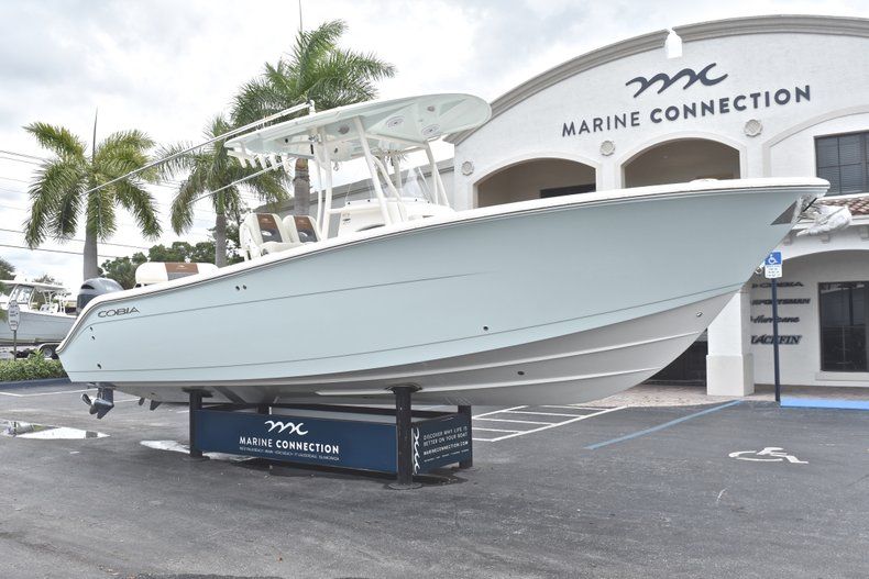 Thumbnail 1 for New 2018 Cobia 277 Center Console boat for sale in Fort Lauderdale, FL