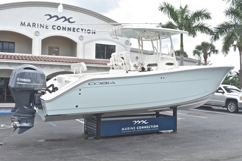 Thumbnail 7 for New 2018 Cobia 277 Center Console boat for sale in Fort Lauderdale, FL