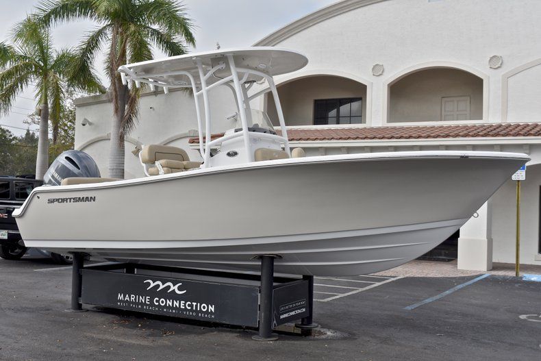 Thumbnail 1 for New 2018 Sportsman Heritage 211 Center Console boat for sale in Miami, FL