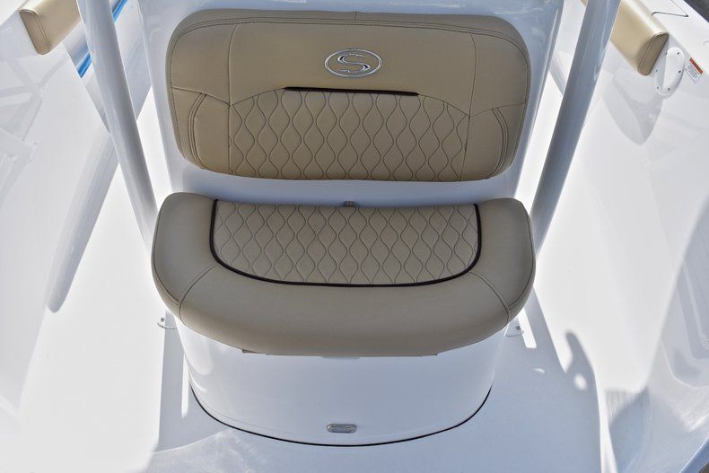 Thumbnail 39 for New 2018 Sportsman Heritage 211 Center Console boat for sale in Miami, FL
