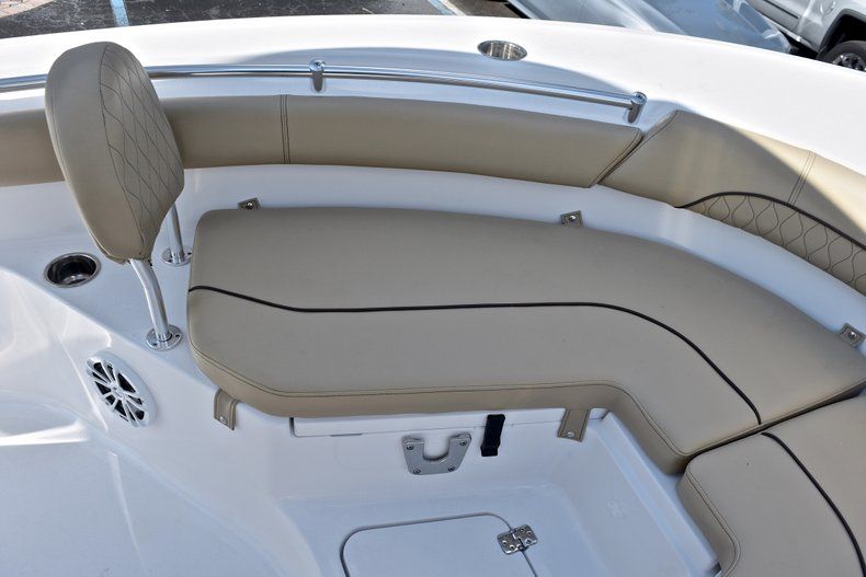Thumbnail 43 for New 2018 Sportsman Heritage 211 Center Console boat for sale in Miami, FL
