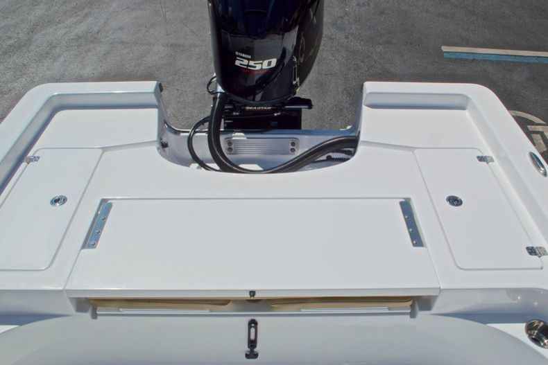 Thumbnail 15 for New 2016 Sportsman Masters 247 Bay Boat boat for sale in West Palm Beach, FL