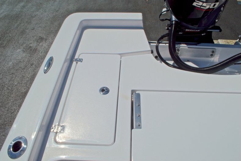 Thumbnail 20 for New 2016 Sportsman Masters 247 Bay Boat boat for sale in West Palm Beach, FL