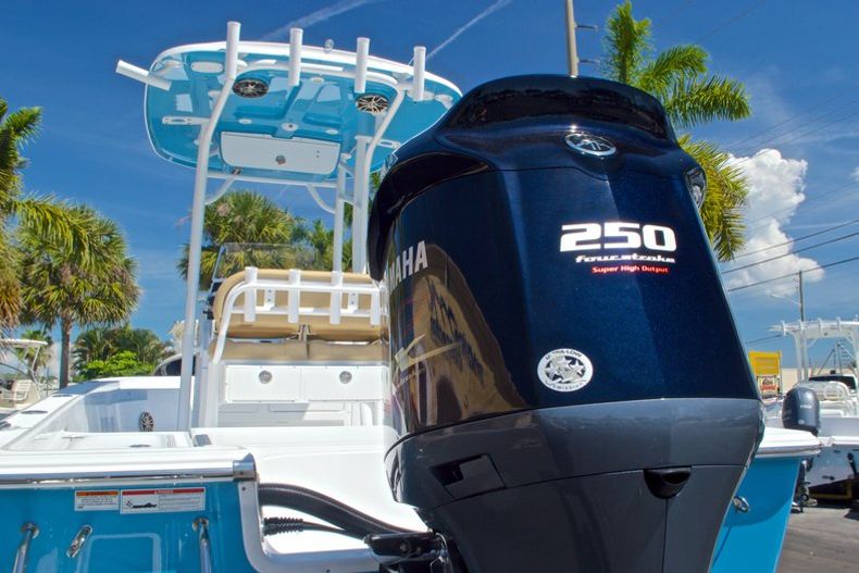 Thumbnail 11 for New 2016 Sportsman Masters 247 Bay Boat boat for sale in West Palm Beach, FL