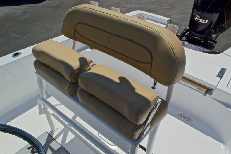 Thumbnail 25 for New 2016 Sportsman Masters 247 Bay Boat boat for sale in West Palm Beach, FL