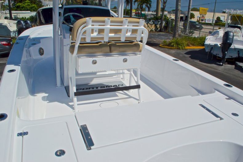 Thumbnail 14 for New 2016 Sportsman Masters 247 Bay Boat boat for sale in West Palm Beach, FL