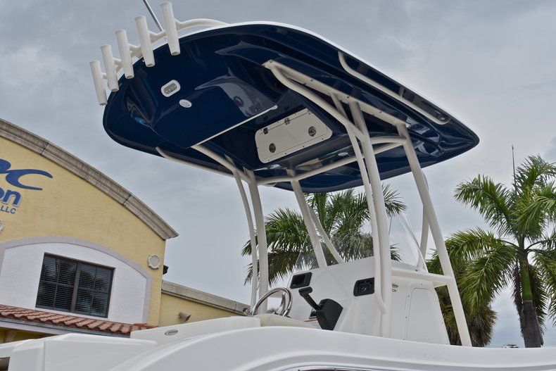 Thumbnail 8 for New 2017 Cobia 201 Center Console boat for sale in Fort Lauderdale, FL