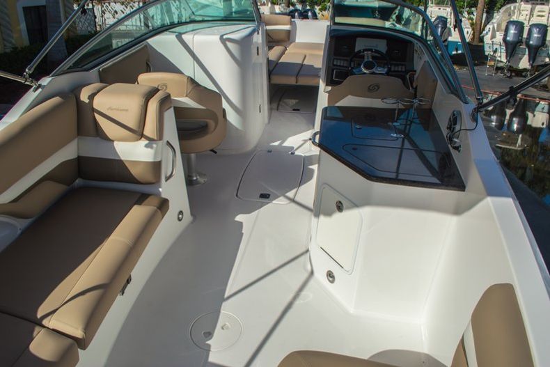 Thumbnail 23 for New 2016 Hurricane SunDeck SD 2690 OB boat for sale in West Palm Beach, FL