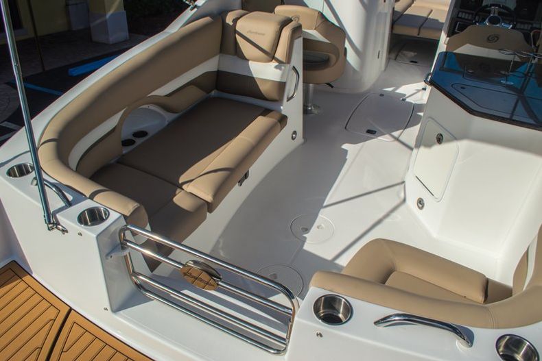 Thumbnail 24 for New 2016 Hurricane SunDeck SD 2690 OB boat for sale in West Palm Beach, FL