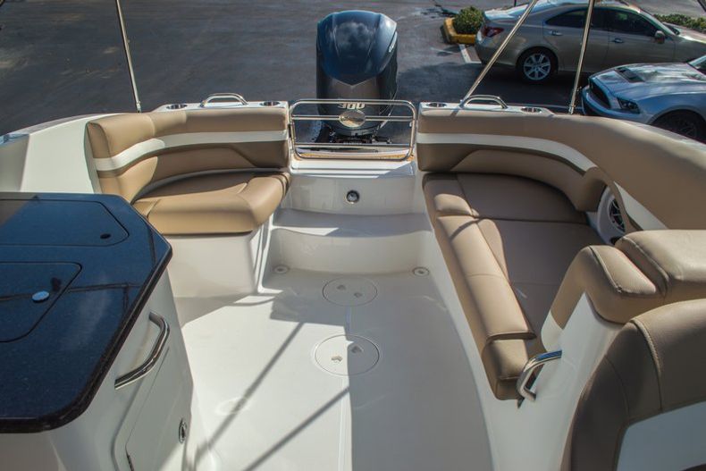 Thumbnail 27 for New 2016 Hurricane SunDeck SD 2690 OB boat for sale in West Palm Beach, FL