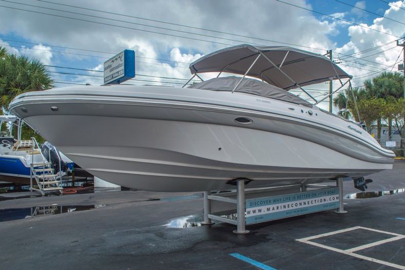 Thumbnail 12 for New 2016 Hurricane SunDeck SD 2690 OB boat for sale in West Palm Beach, FL