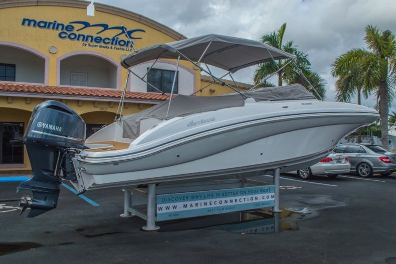 Thumbnail 16 for New 2016 Hurricane SunDeck SD 2690 OB boat for sale in West Palm Beach, FL