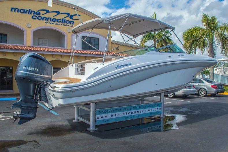 Thumbnail 7 for New 2016 Hurricane SunDeck SD 2690 OB boat for sale in West Palm Beach, FL