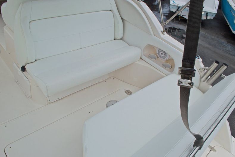 Thumbnail 12 for Used 2005 Regal 2665 Commodore boat for sale in West Palm Beach, FL