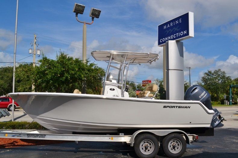 Thumbnail 1 for New 2017 Sportsman Open 212 Center Console boat for sale in West Palm Beach, FL