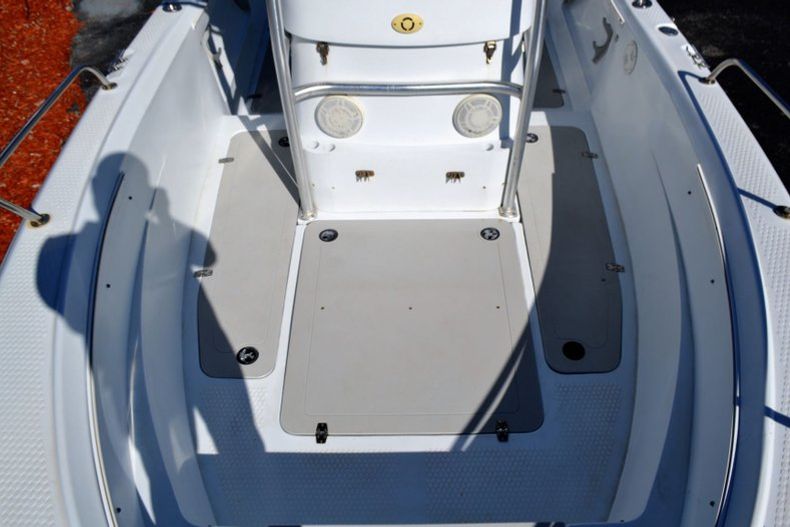 Thumbnail 16 for Used 2003 Triumph 210 boat for sale in Vero Beach, FL