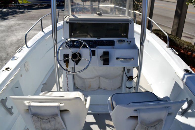 Thumbnail 10 for Used 2003 Triumph 210 boat for sale in Vero Beach, FL