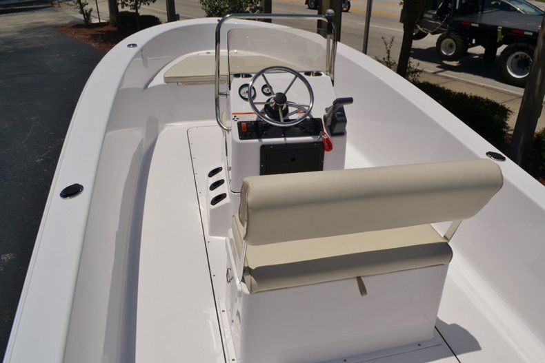 Thumbnail 5 for New 2016 Sportsman 19 Island Reef boat for sale in Miami, FL