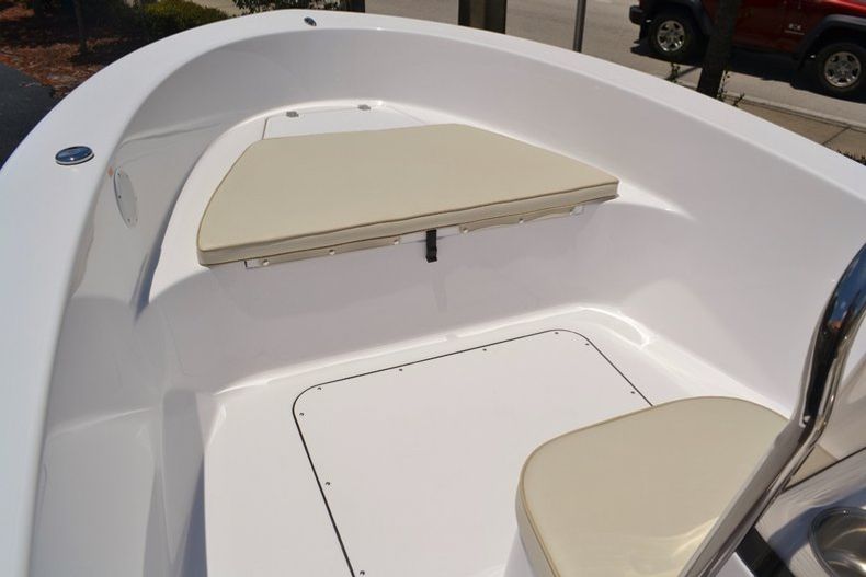 Thumbnail 7 for New 2016 Sportsman 19 Island Reef boat for sale in Miami, FL