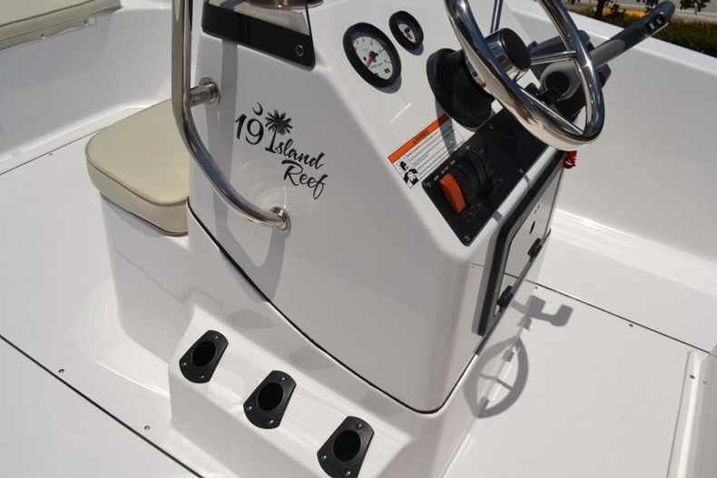 Thumbnail 13 for New 2016 Sportsman 19 Island Reef boat for sale in Miami, FL
