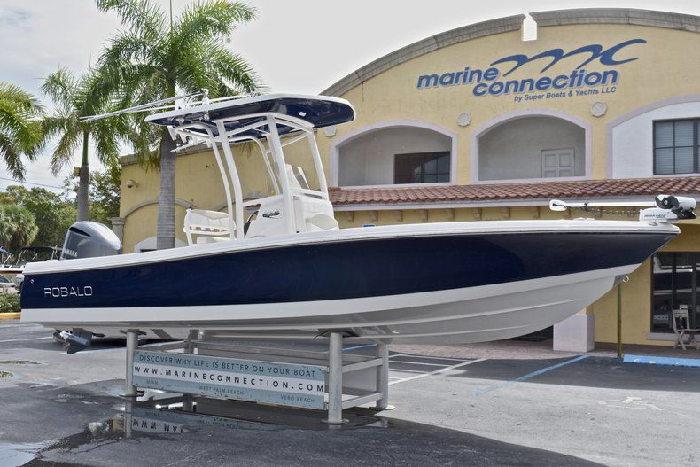 Thumbnail 1 for Used 2015 Robalo 246 Cayman boat for sale in West Palm Beach, FL